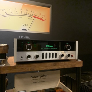 McIntosh C22 MK V Pre-Amp (ex-demo) - tweedehands · voorversterker — outlet/retourdeal