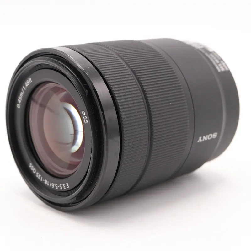 Sony E 18-135mm F/3.5-5.6 OSS occasion - tweedehands (occasion) — outlet/retourdeal