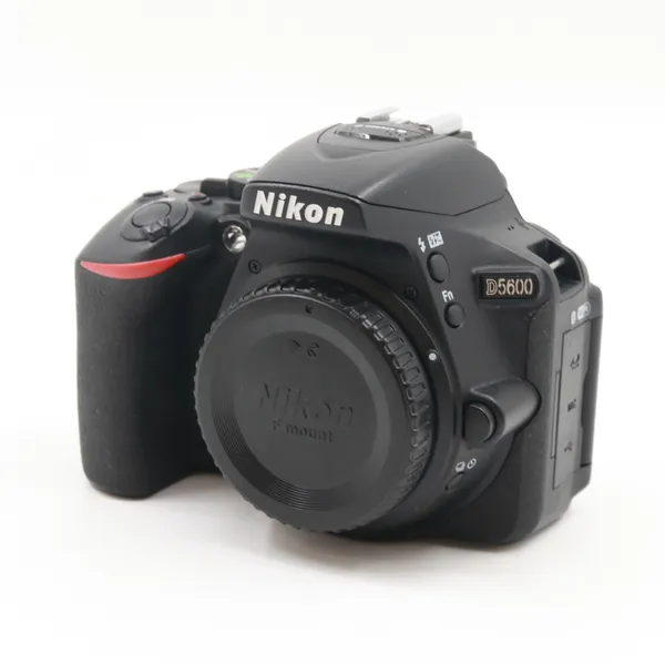 Nikon D5600 body occasion - tweedehands (occasion) — outlet/retourdeal