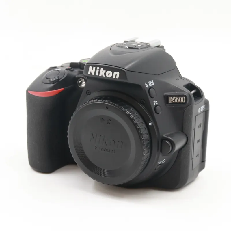 Nikon D5600 body occasion - tweedehands (occasion) — outlet/retourdeal